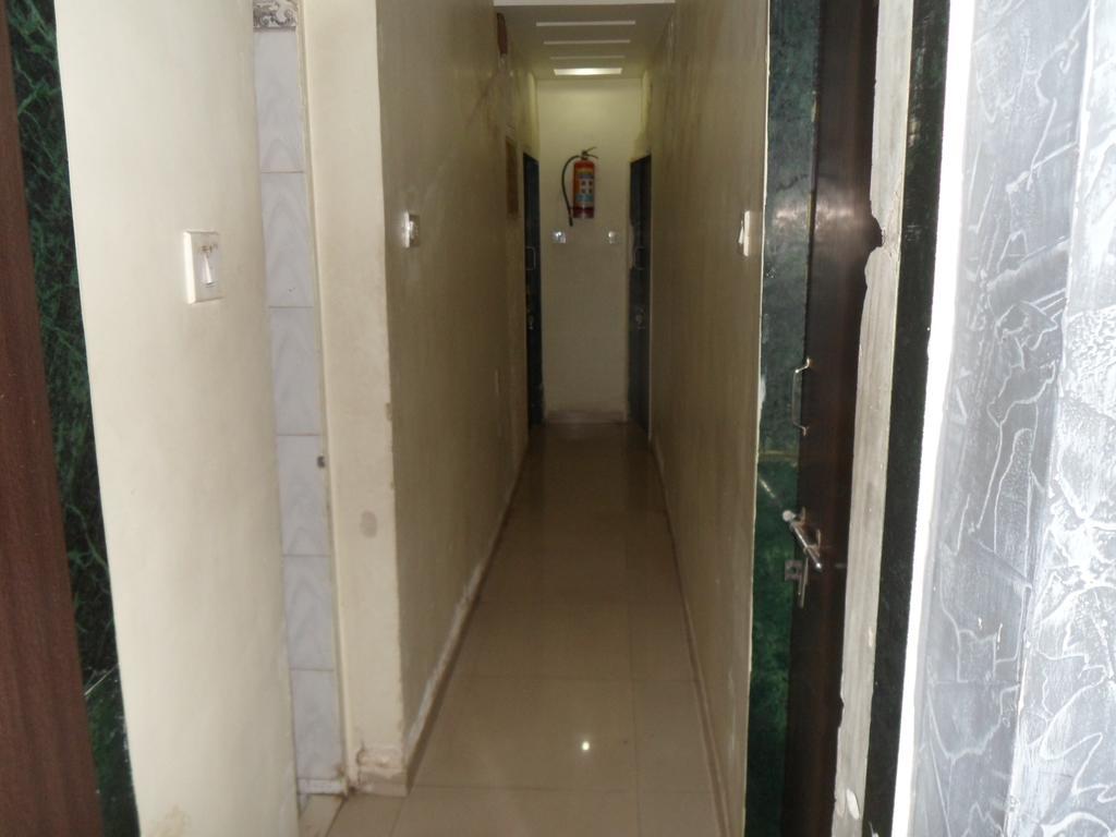 Hotel Atithi Ahmedabad Exterior photo